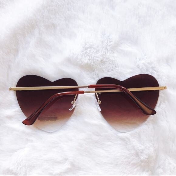 Miley Light Brown Gradient Heart Sunglasses - Picture 11 of 11